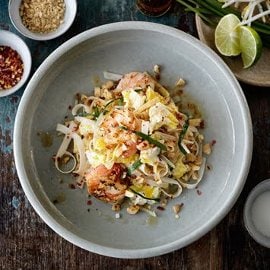 Pad Thai — asijské nudle s krevetami
