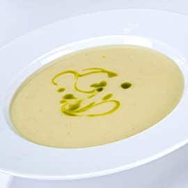 Veganský krém z bílé zeleniny s petrželovým olejem