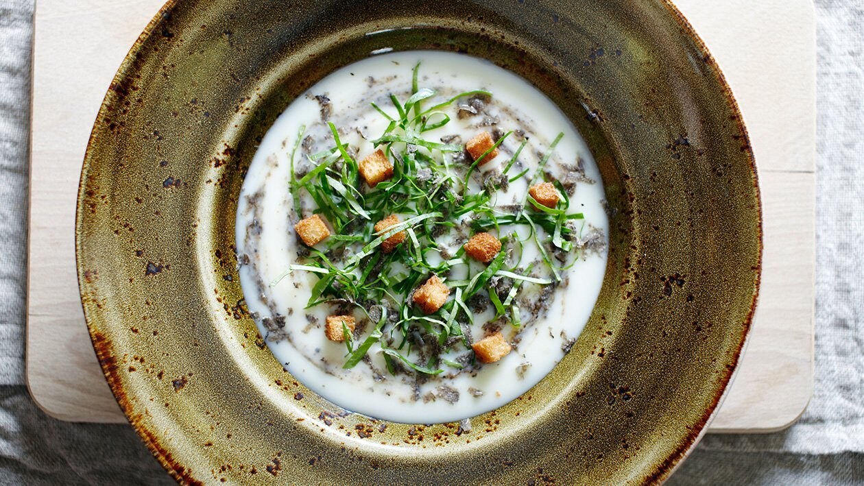 Vegetariánský krém z rustikální zeleniny s nádechem lanýžů a krutonů – - Recept Vegetariánský krém z rustikální zeleniny s nádechem lanýžů a krutonů – - Recept