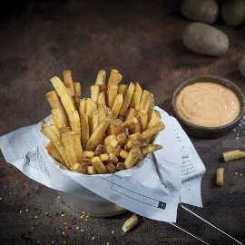 Domácí hranolky s uzenou chipotle mayo