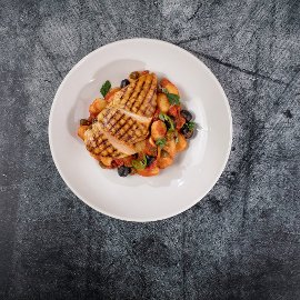 Grilovaná kuřecí prsíčka s omáčkou Marinara a gnocchi Grilovaná kuřecí prsíčka s omáčkou Marinara a gnocchi