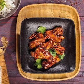 Kuřecí křídla glazurovaná v asijské omáčce BBQ