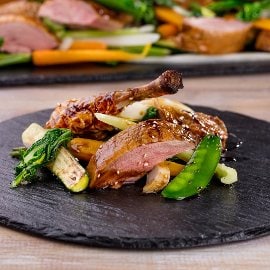Asijská kachna s křupavou kůží Asijská kachna s křupavou kůží