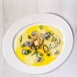 Ceviche z makrely s mořskými plody a šafránem
