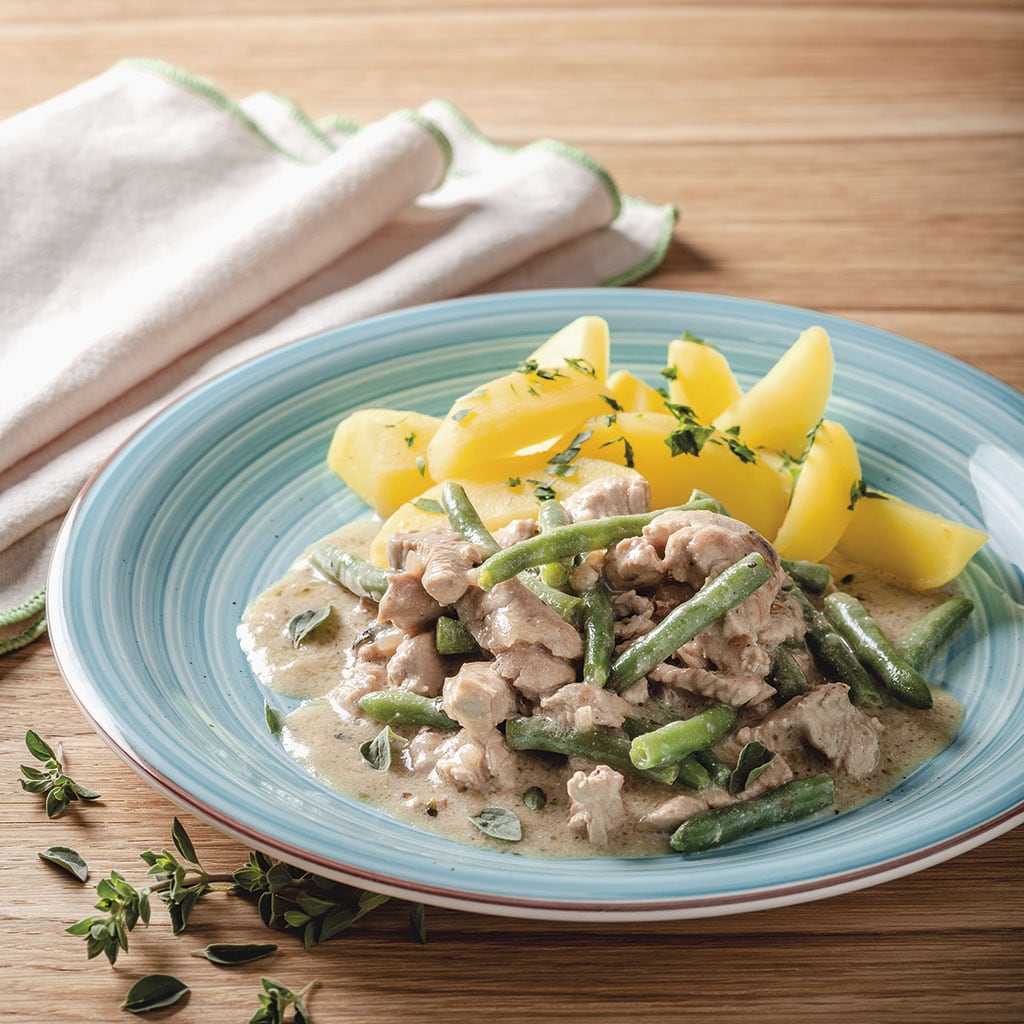 Drůběží tokáň s fazolkami a bramborem