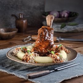 Dušené jehněčí kolínko