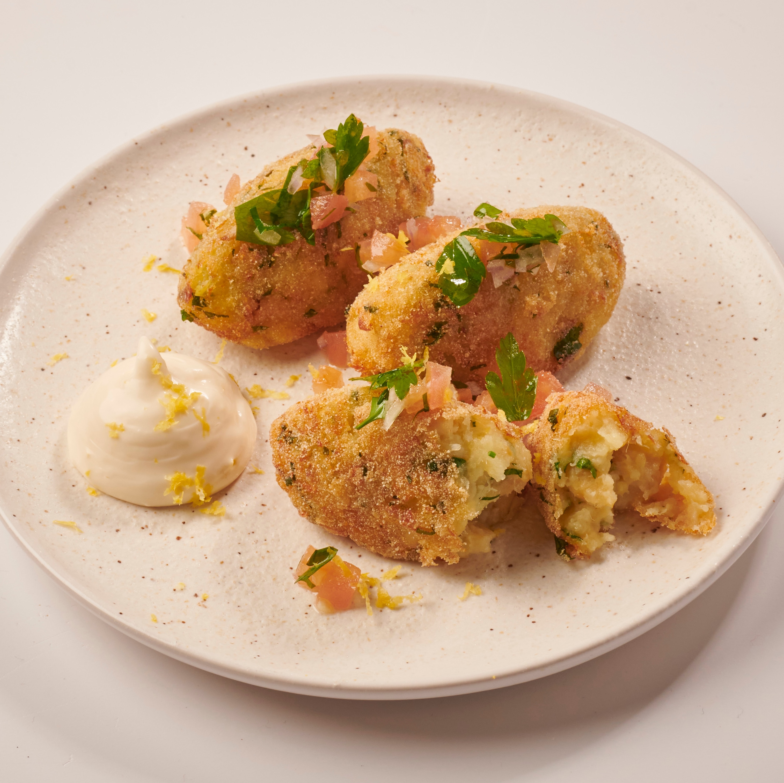 Pateis de Bacalhau – krokety s nasolenou treskou a citrónovou majonézou