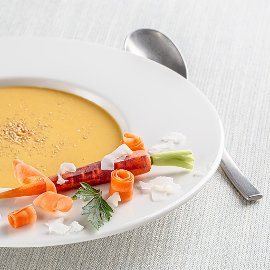 Mrkvová polévka s kokosem Mrkvová polévka s kokosem