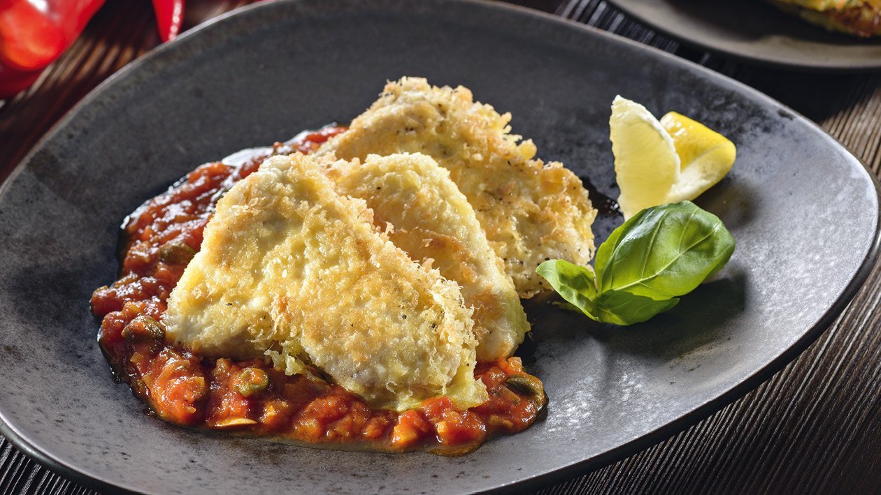 Piccata z krůty na klasické rajčatové omáčce s bazalkou Piccata z krůty na klasické rajčatové omáčce s bazalkou