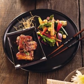 Pikantní vepřova žebra s Wok pečenou zeleninou