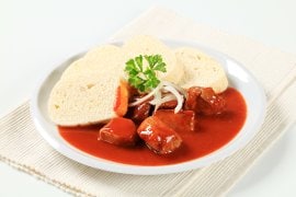Rajská omáčka s hovězím masem Rajská omáčka s hovězím masem