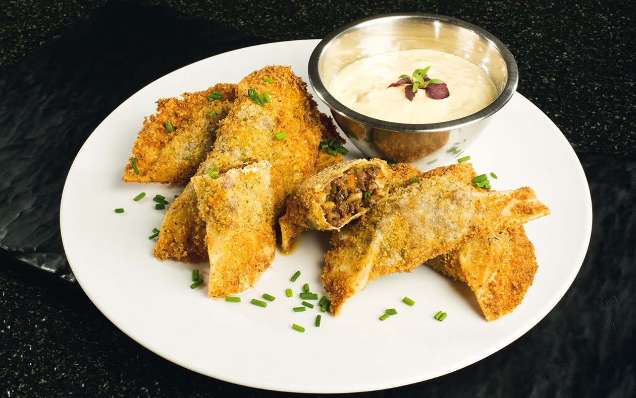 Smažené ravioly s bílou BBQ omáčkou Smažené ravioly s bílou BBQ omáčkou