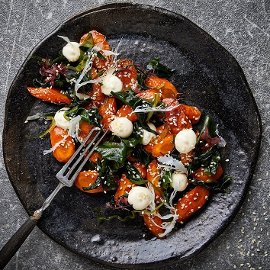 Uzená mrkev s mořskými řasami a citronovou majonézou