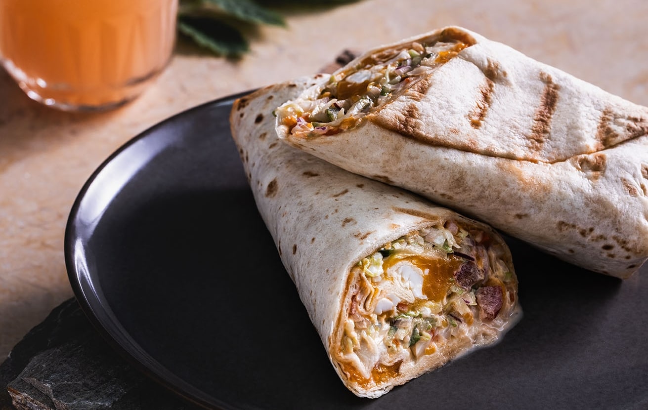 Tortilla plněna krabími nudličkami –  