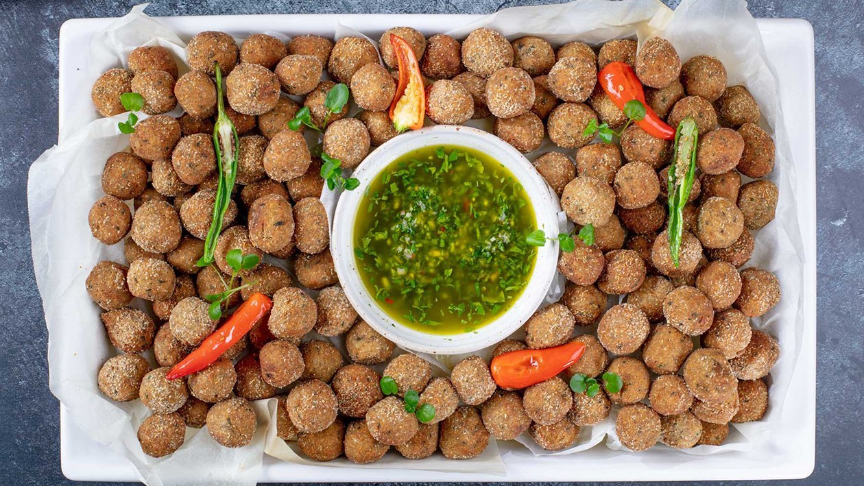 Křupavý falafel z květáku s omáčkou chimichurri –  