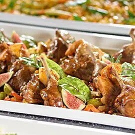 Konfitovaná kachní stehna na karamelizované zelenině s medem – - Recept Konfitovaná kachní stehna na karamelizované zelenině s medem – - Recept