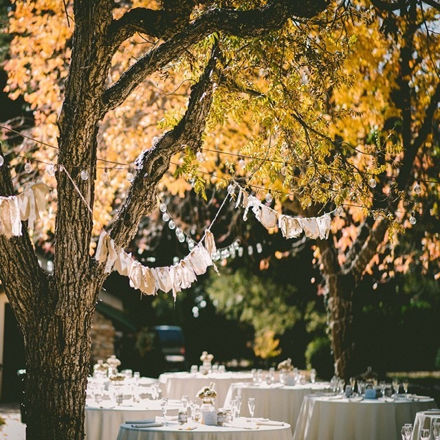 Jak připravit catering na akci v exteriéru?