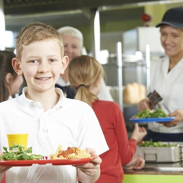  Jak na jídelníček pro děti ve školních jídelnách? Myslete na pestrost!