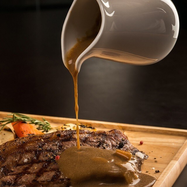 Výběr nejlepších teplých omáček k masu